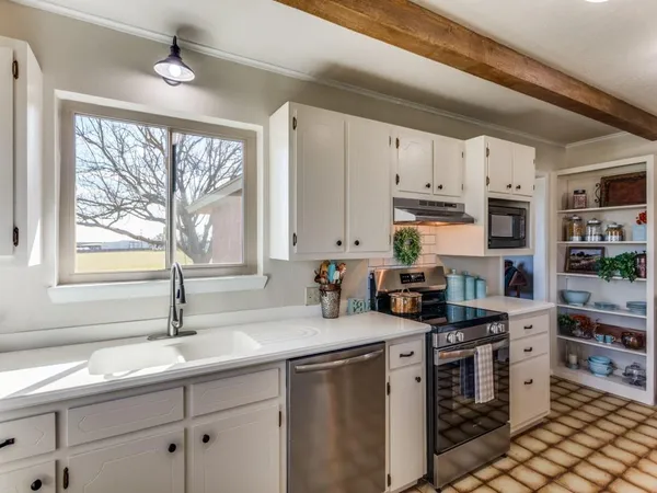 $699,900 | 5840 Farm To Market Road 933, Whitney, TX 76692