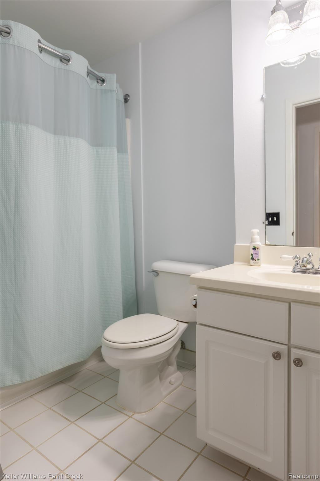 1492 Saddle Lane Rochester, MI 48306 - Photo 15 of 25 9X1A7011-HDR.jpg
