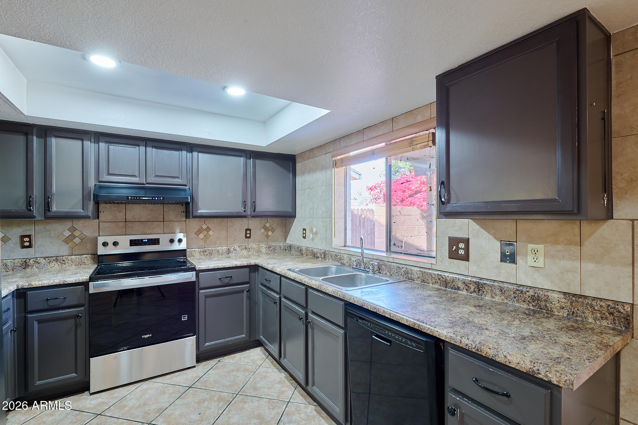 1516 East Fremont Road Phoenix, AZ 85042 - Photo 8 of 28 780_4838_HDR