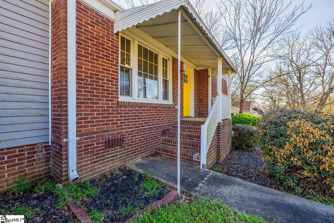 101 Pleasant Ridge Avenue Greenville, SC 29605 - Photo 2 of 27