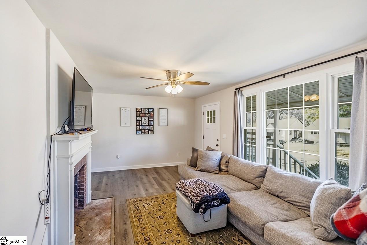 101 Pleasant Ridge Avenue Greenville, SC 29605 - Photo 4 of 27