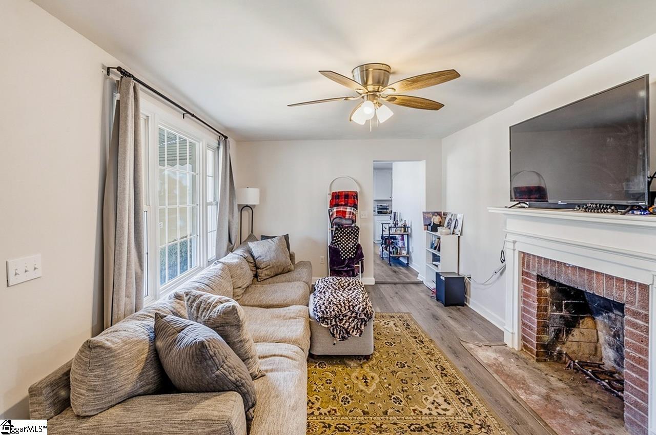 101 Pleasant Ridge Avenue Greenville, SC 29605 - Photo 5 of 27