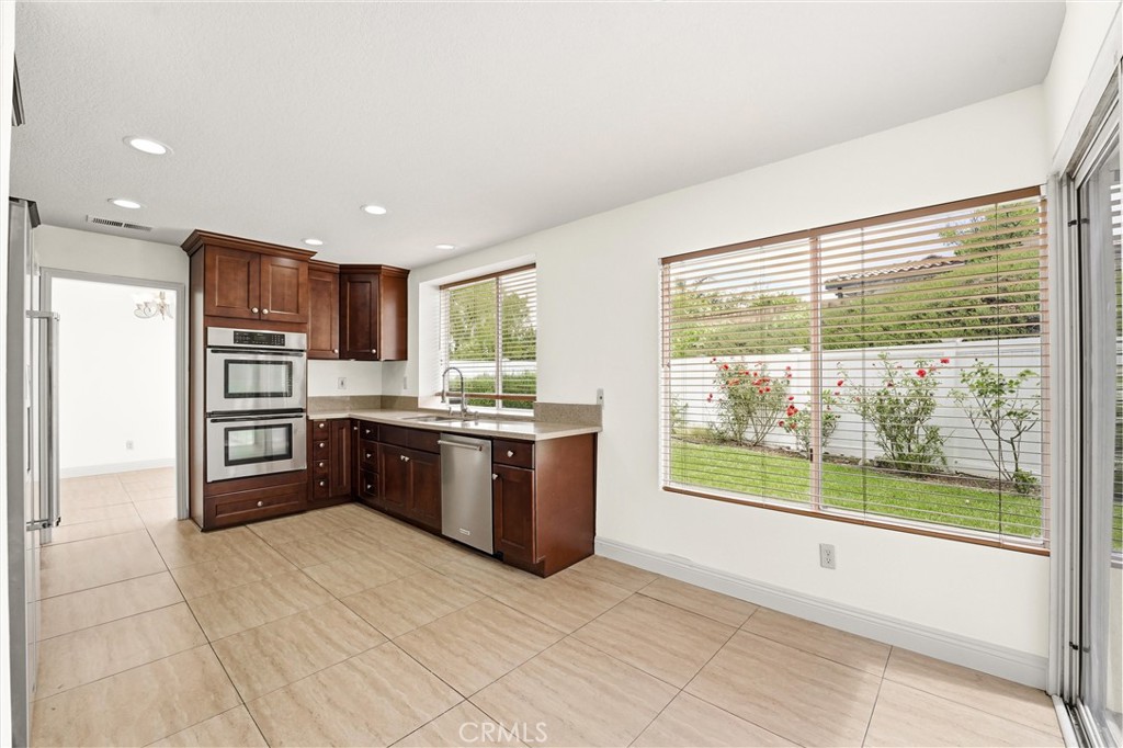 1621 San Almada Road Corona, CA 92882 - Photo 16 of 49