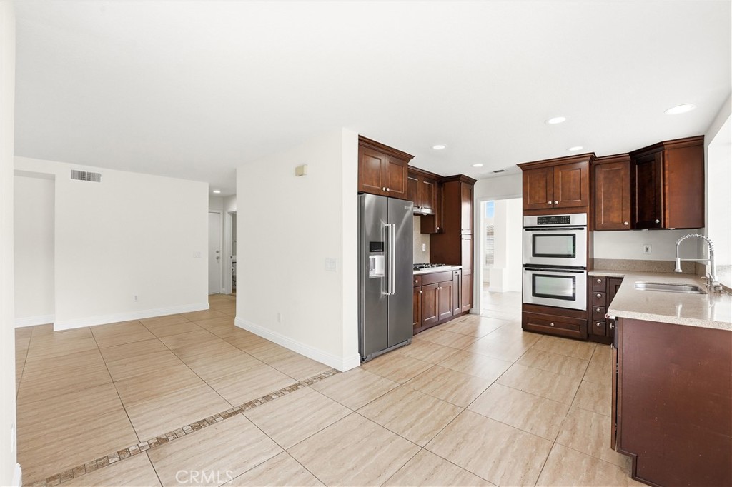1621 San Almada Road Corona, CA 92882 - Photo 19 of 49