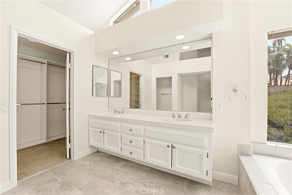 1621 San Almada Road Corona, CA 92882 - Photo 31 of 49