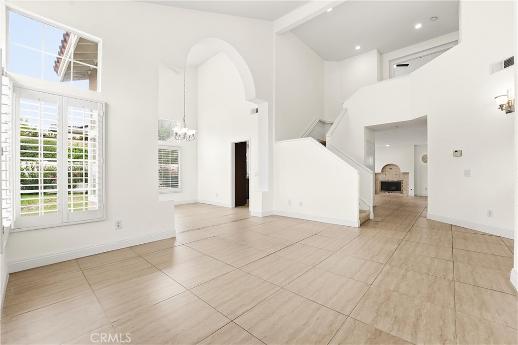 1621 San Almada Road Corona, CA 92882 - Photo 6 of 49