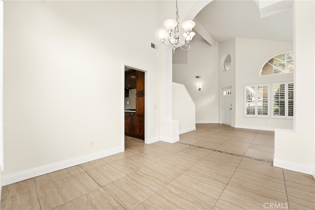 1621 San Almada Road Corona, CA 92882 - Photo 10 of 49