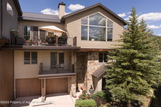 an aerial view of multiple house