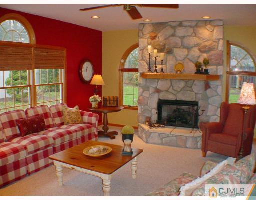 14 Rolling Road East Brunswick, NJ 08816 - Photo 8 of 10 Gallery Image 8
