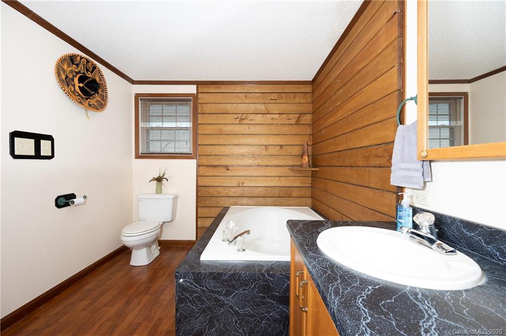 617 Rock Springs Road Harmony, NC 28634 - Photo 16 of 31 Gallery Image 16