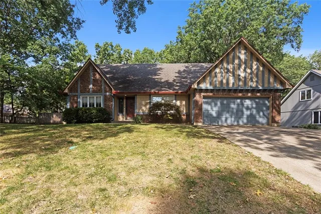 $355,000 | 1601 Northwest Weatherstone Court, Blue Springs, MO 64015