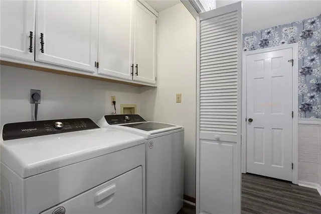 $365,000 | 1601 Northwest Weatherstone Court, Blue Springs, MO 64015