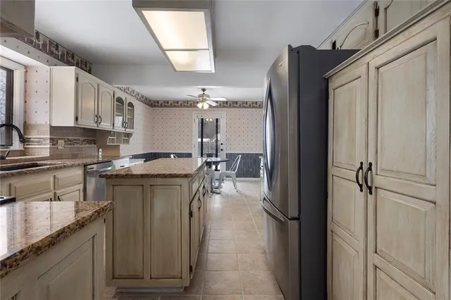 $365,000 | 1601 Northwest Weatherstone Court, Blue Springs, MO 64015