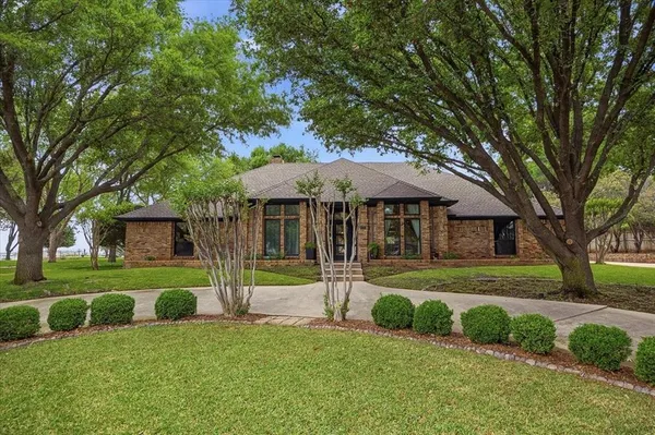 $1,293,000 | 308 North Broadway Road, Azle, TX 76020