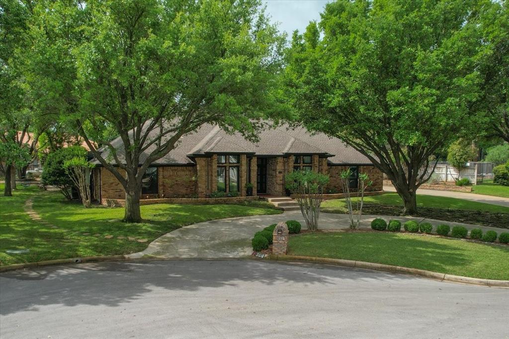 308 North Broadway Road Azle, TX 76020 - Photo 2 of 31