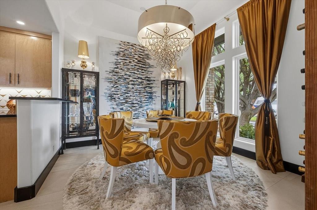 308 North Broadway Road Azle, TX 76020 - Photo 4 of 31 Breakfast area/ sitting room,/ game room