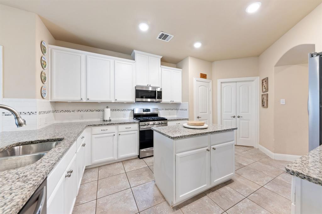3429 Collingham Street Frisco, TX 75036 - Photo 9 of 28