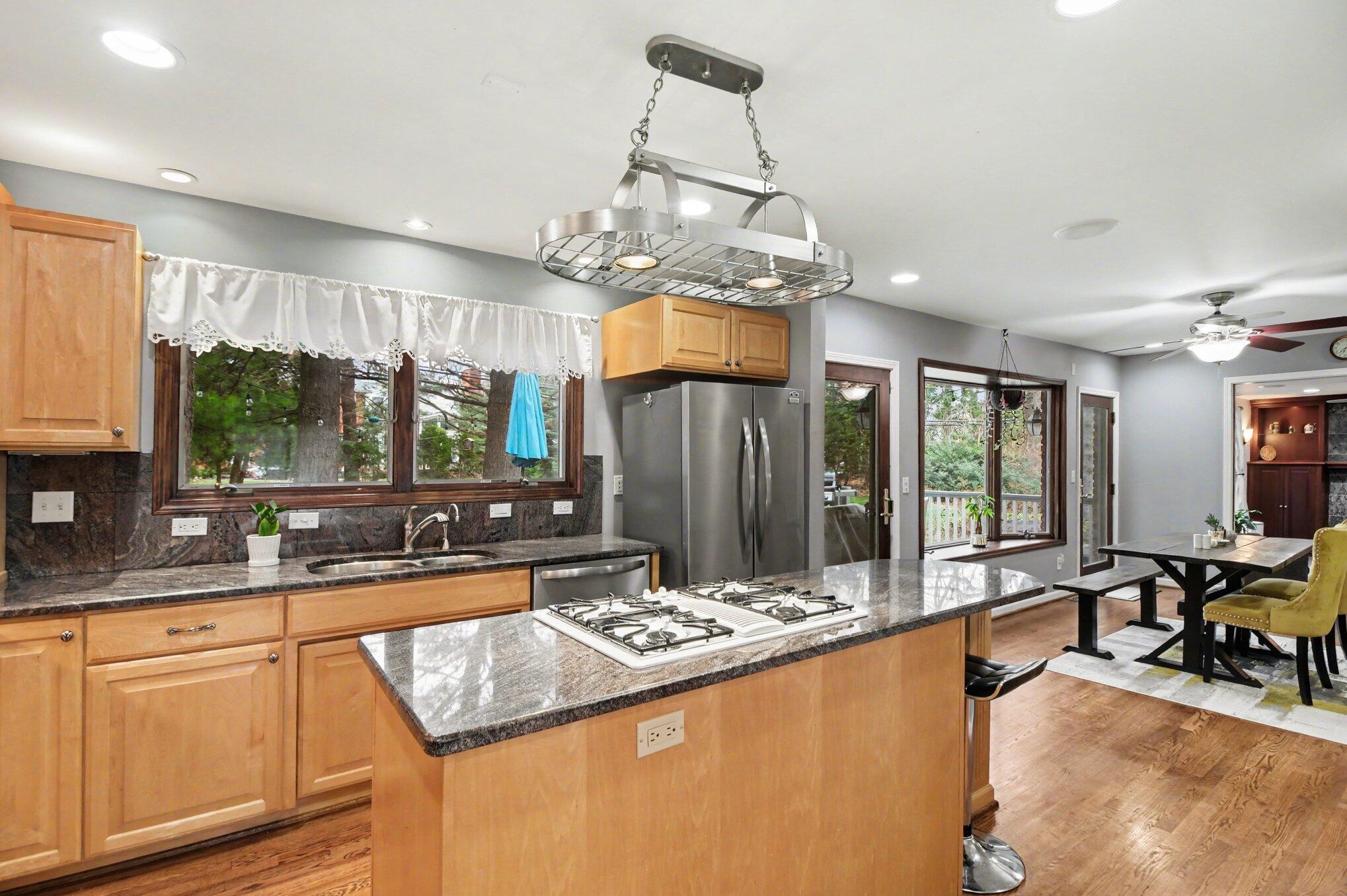 3786 Quarton Road Bloomfield Hills, MI 48302 - Photo 8 of 32 012_file_9739