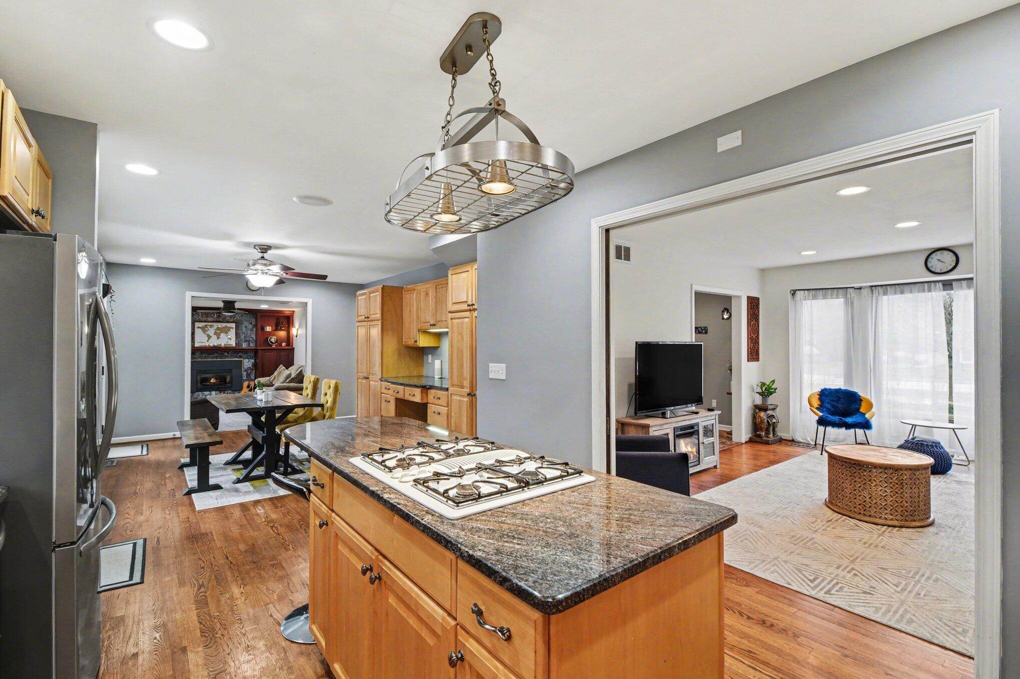 3786 Quarton Road Bloomfield Hills, MI 48302 - Photo 9 of 32 013_file_4266