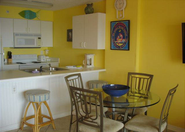561 East Beach Boulevard, Unit 1003 Gulf Shores, AL 36542 - Photo 4 of 18 Dining and Kitchen