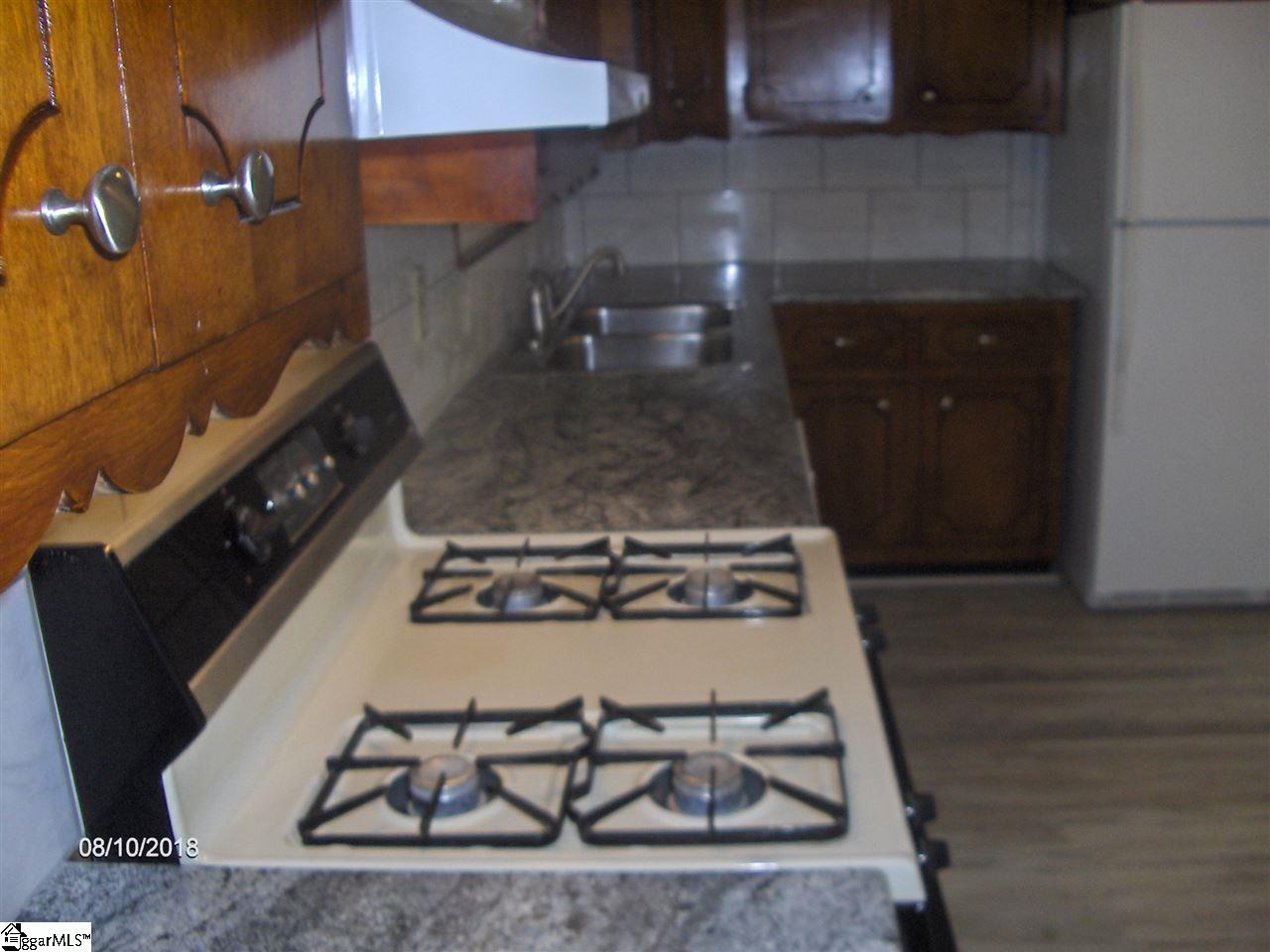 804 North Martin Road Easley, SC 29640 - Photo 8 of 21