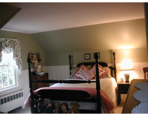 34 Lothrop Road Reading, MA 01867 - Photo 8 of 9 Gallery Image 8