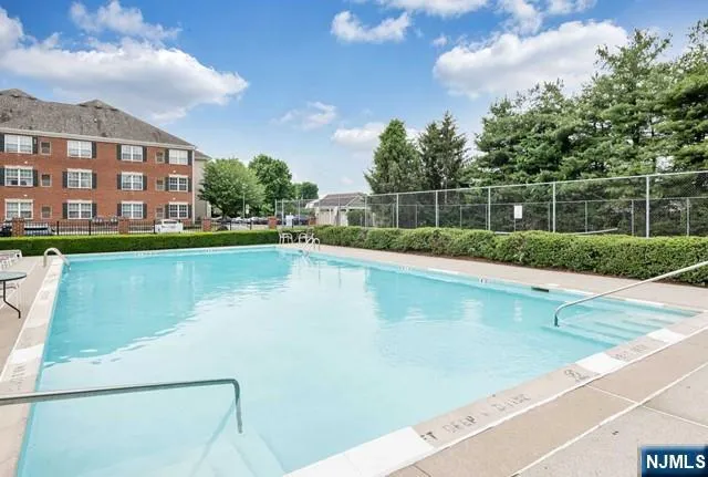 $3,025 | 1099 Coventry Way, Mahwah, NJ 07430