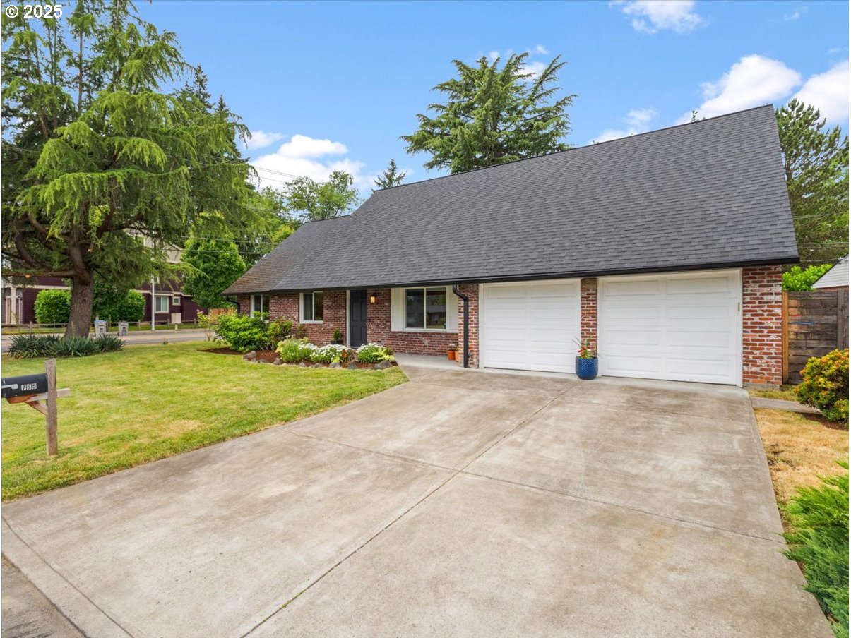 765 Southwest 136th Avenue Beaverton, OR 97005 - Photo 2 of 38 Gallery Image 2
