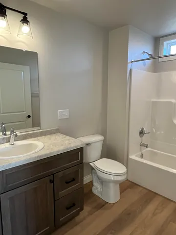 $409,900 | 1515 Caroline Drive, New London, WI 54961