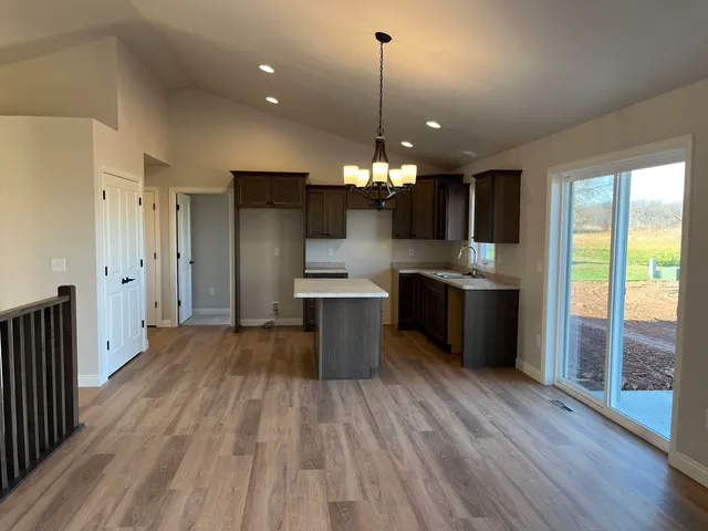 $409,900 | 1515 Caroline Drive, New London, WI 54961