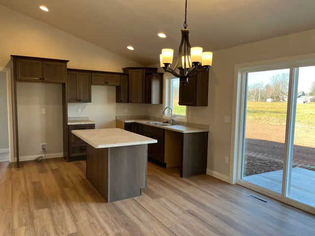 $409,900 | 1515 Caroline Drive, New London, WI 54961