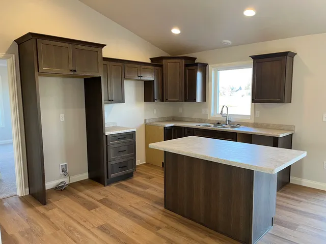 $409,900 | 1515 Caroline Drive, New London, WI 54961