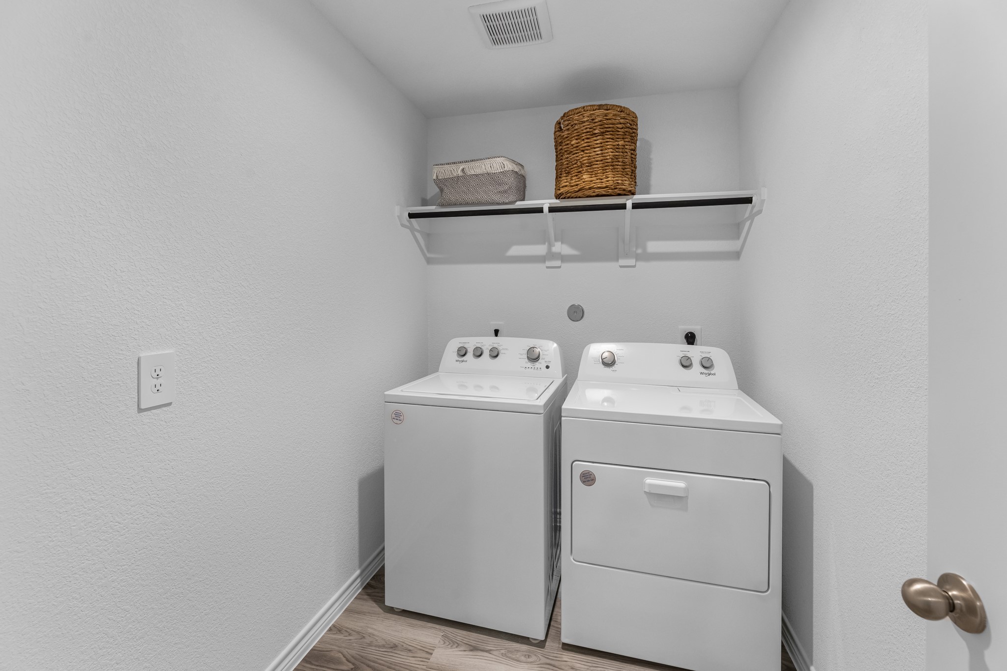 5655 Spoonbill Lane Orange, TX 77632 - Photo 20 of 23 a utility room with dryer and washer