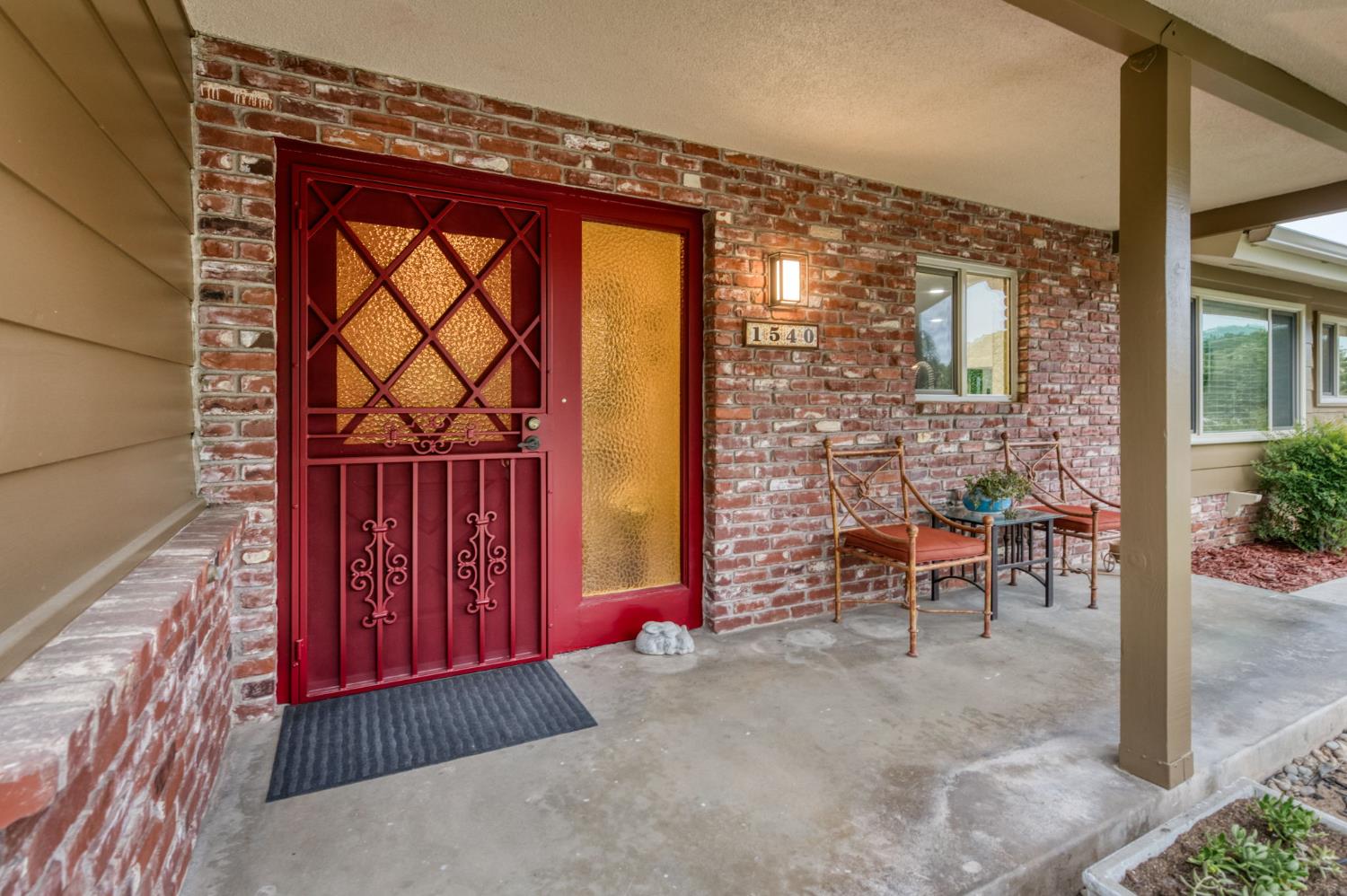 1540 West San Ramon Avenue Fresno, CA 93711 - Photo 4 of 32 a view of outdoor seating space
