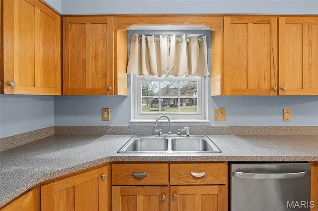 $299,900 | 1034 Raymond Drive, Red Bud, IL 62278