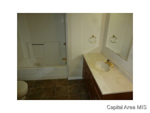 2043 Randall Court Springfield, IL 62703 - Photo 5 of 7