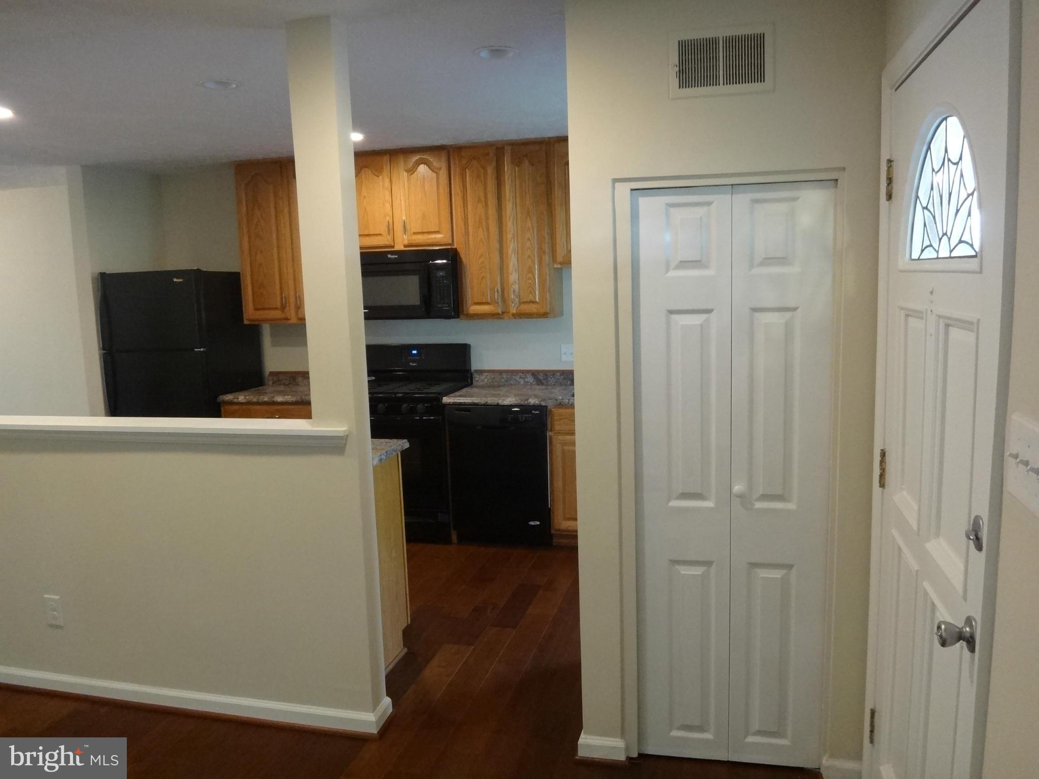 1126 Hamlin Road Waldorf, MD 20602 - Photo 4 of 30 FOYER