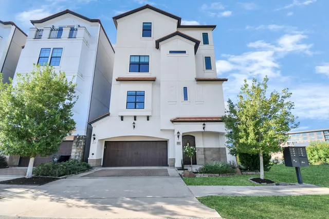 $6,250 | 631 North Live Oak Street, Houston, TX 77003