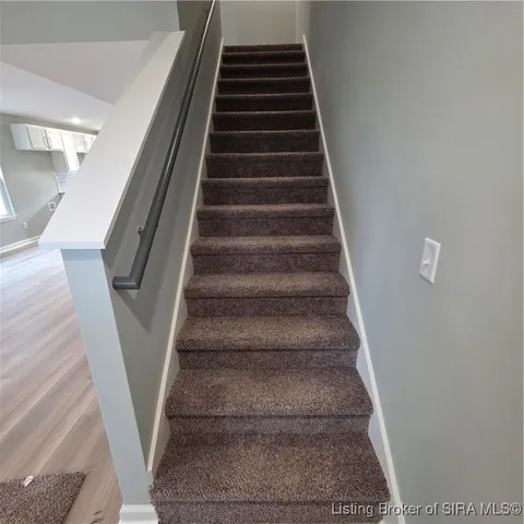 $455,000 | 924 East Chestnut Street, Jeffersonville, IN 47130