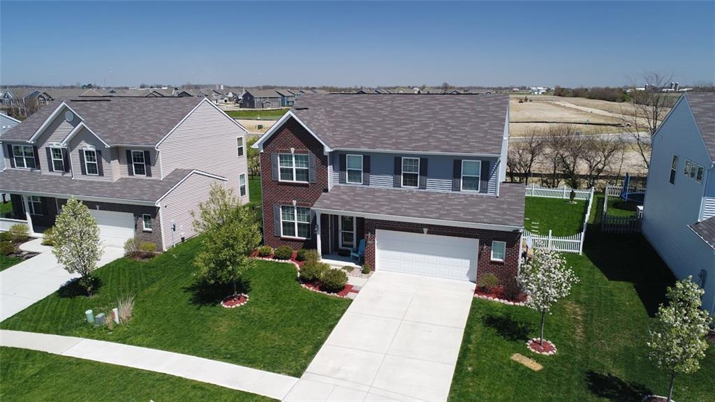 2733 Night Hawk Road Greenwood, IN 46143 - Photo 4 of 24 Gallery Image 4