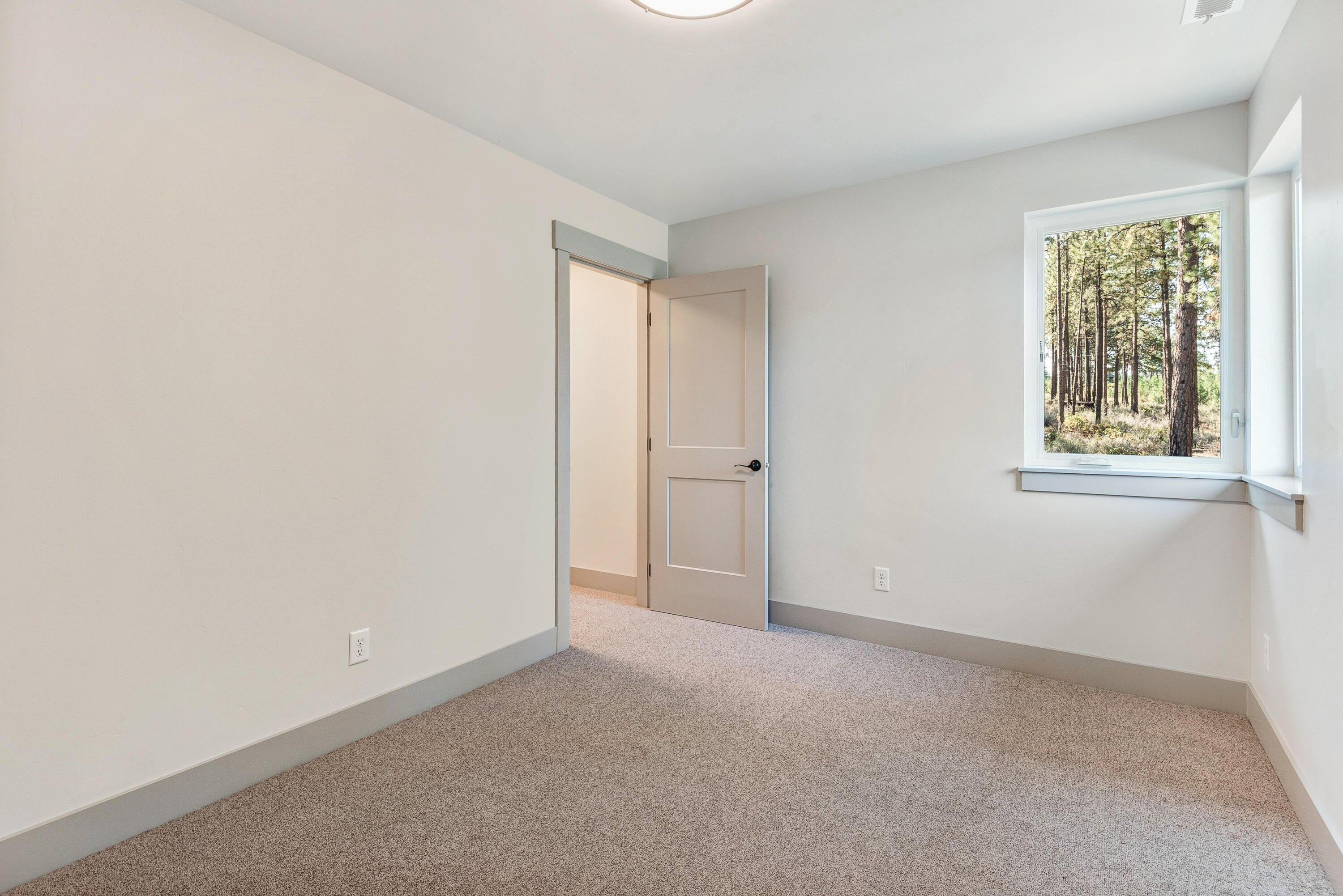 61140 Southwest Beverly Way Bend, OR 97702 - Photo 21 of 24 21