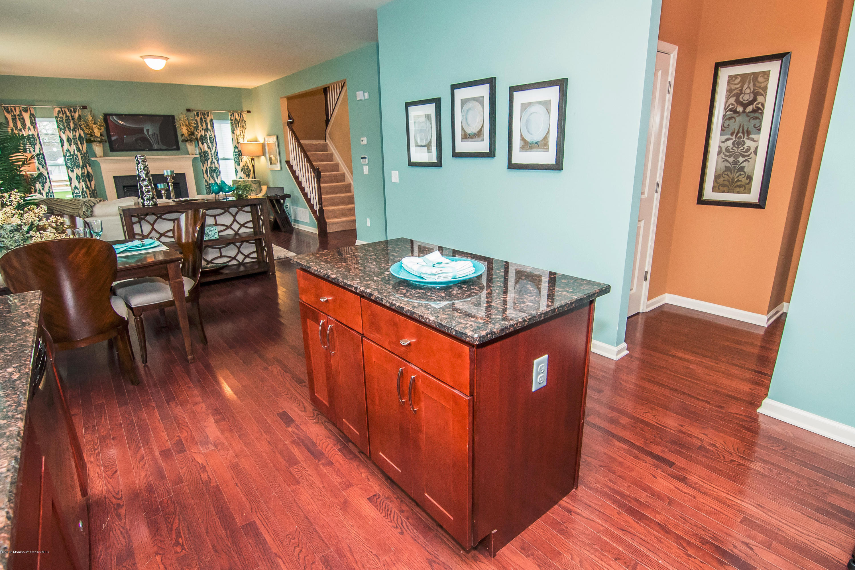 29 Bridle Path Bayville, NJ 08721 - Photo 19 of 54 Kitchen into Family Room
