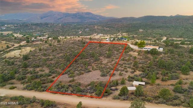 $57,000 | 17455 Thunder Ridge Drive, Unit 93, Peeples Valley, AZ 86332