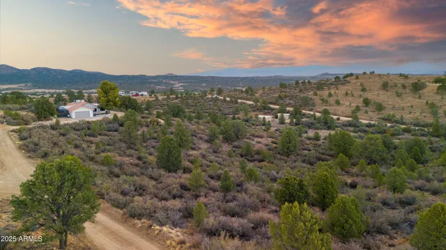 $57,000 | 17455 Thunder Ridge Drive, Unit 93, Peeples Valley, AZ 86332