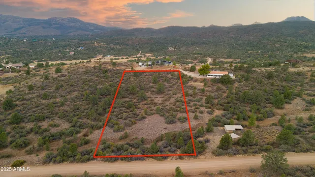 $57,000 | 17455 Thunder Ridge Drive, Unit 93, Peeples Valley, AZ 86332