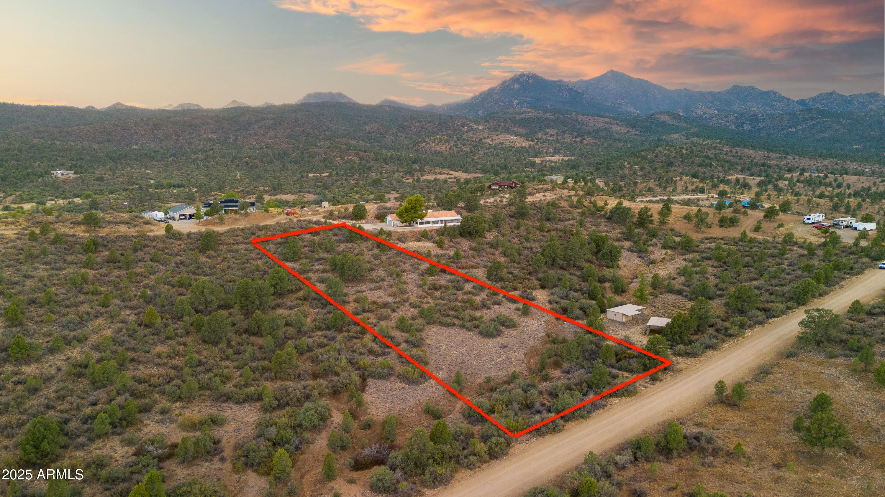 17455 Thunder Ridge Drive, Unit 93 Peeples Valley, AZ 86332 - Photo 10 of 11 17455 s Thunder Ridge Dr00003