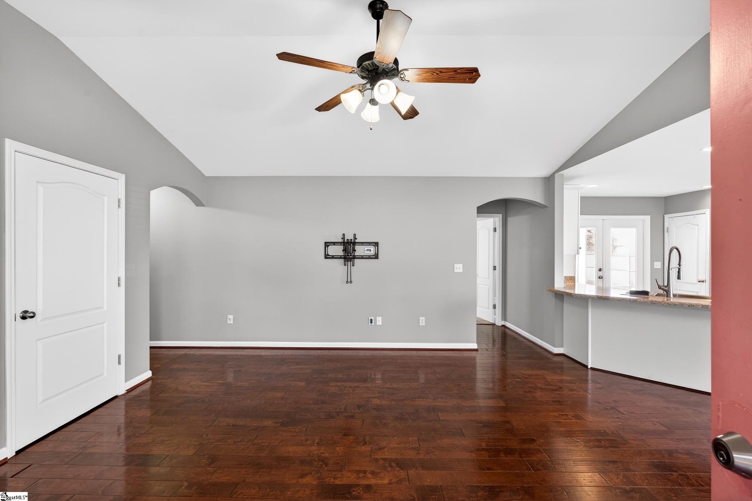 119 Autumn Hill Road Greer, SC 29651 - Photo 3 of 35