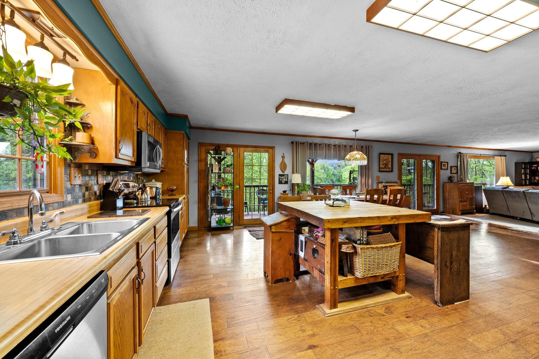 26975 Chapel Ridge Road Logan, OH 43138 - Photo 40 of 98 RANCH KITCHEN
