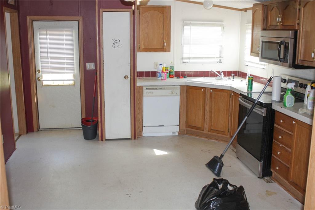 106 Childrens Home Road Mocksville, NC 27028 - Photo 5 of 12 Dining Room