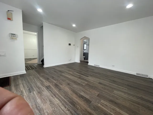 $2,850 | 228 East 141st Street, Dolton, IL 60419